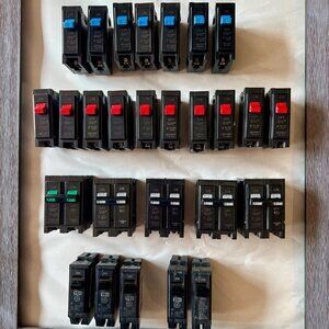 (Lot of 27) Circuit Breakers Single & Double Pole Bryant & GE 15, 20, 30, 40Amp